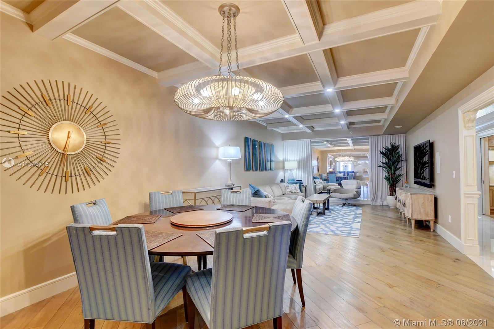 LUXURIA CONDO - Residential