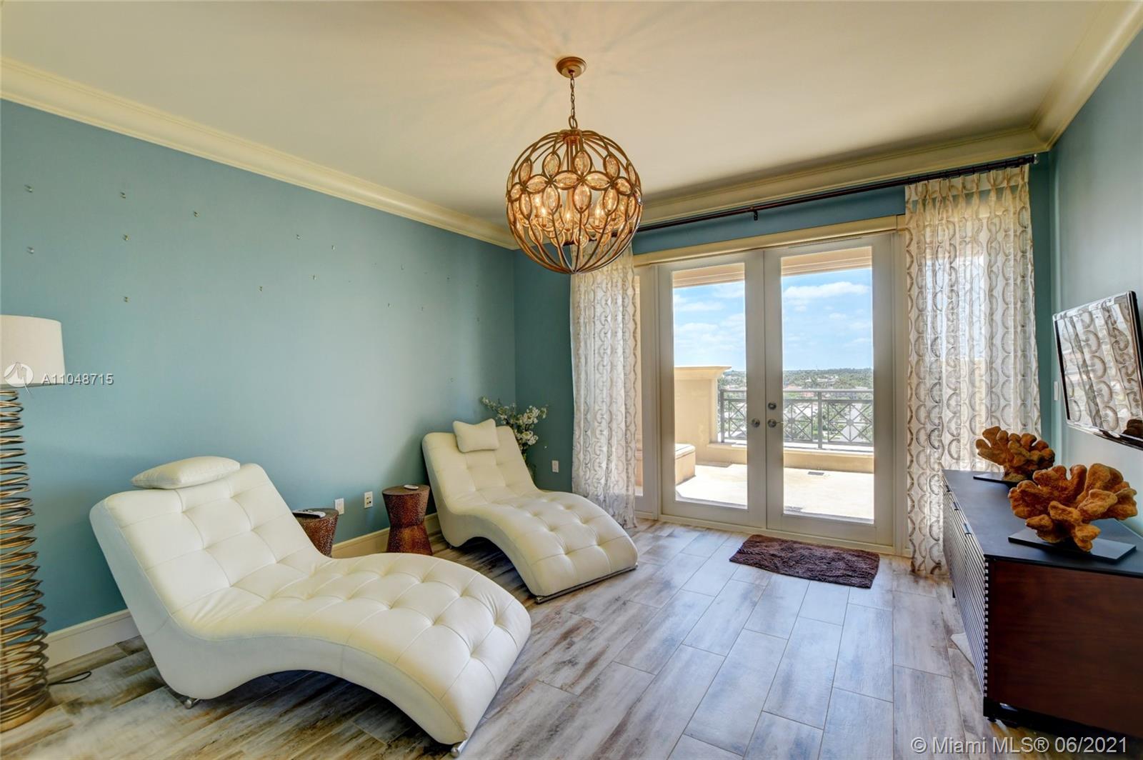 LUXURIA CONDO - Residential