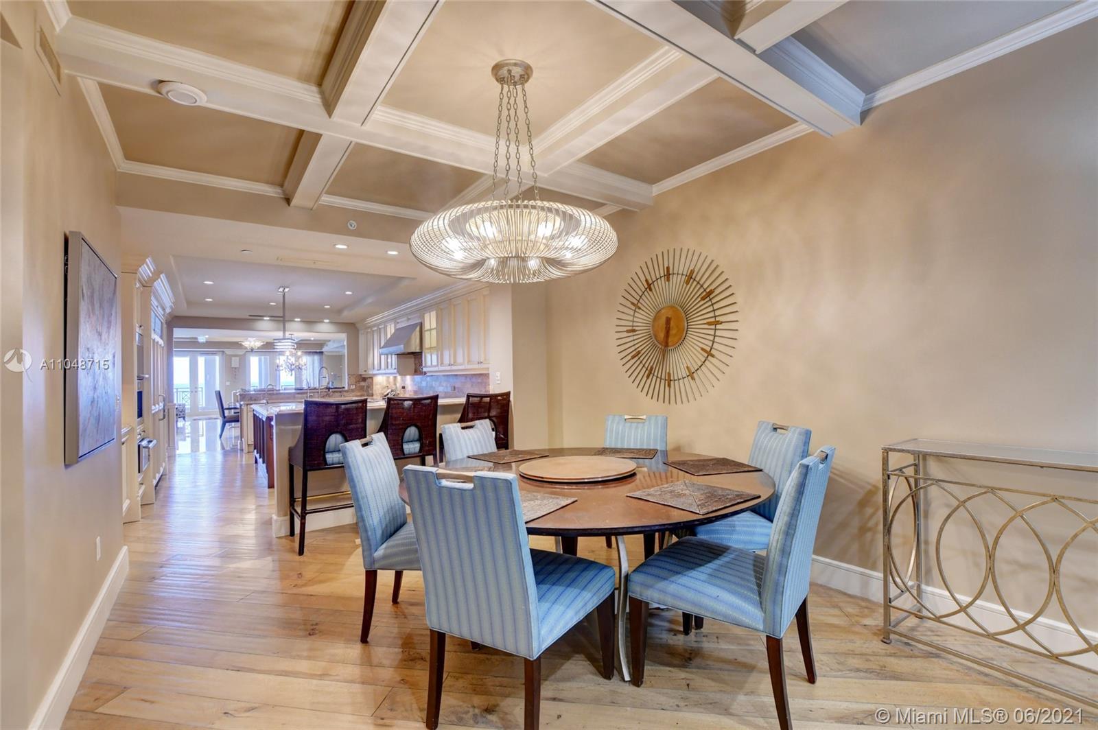 LUXURIA CONDO - Residential