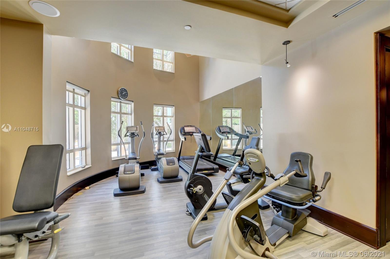 LUXURIA CONDO - Residential