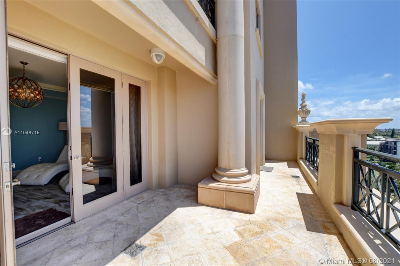 LUXURIA CONDO - Residential