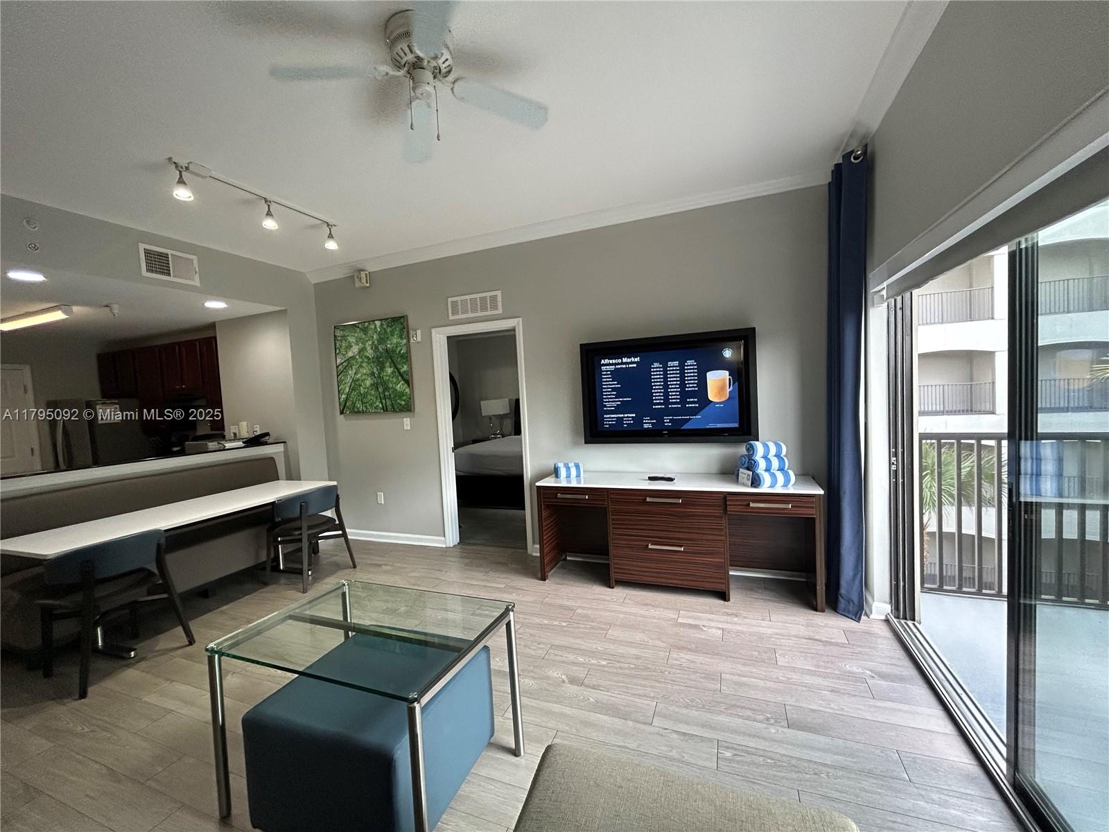 14501 GROVE RESORT 1409