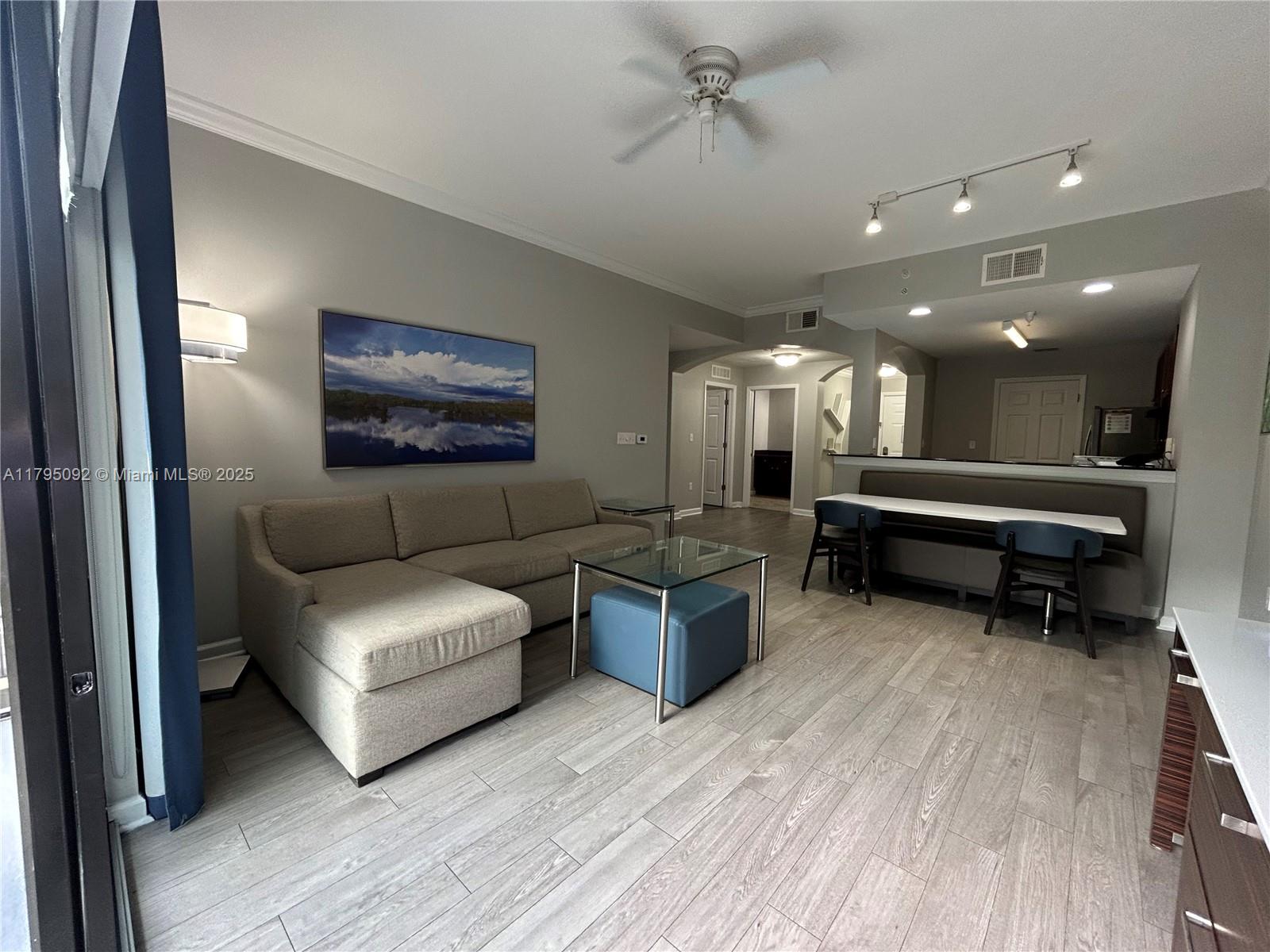14501 GROVE RESORT 1409