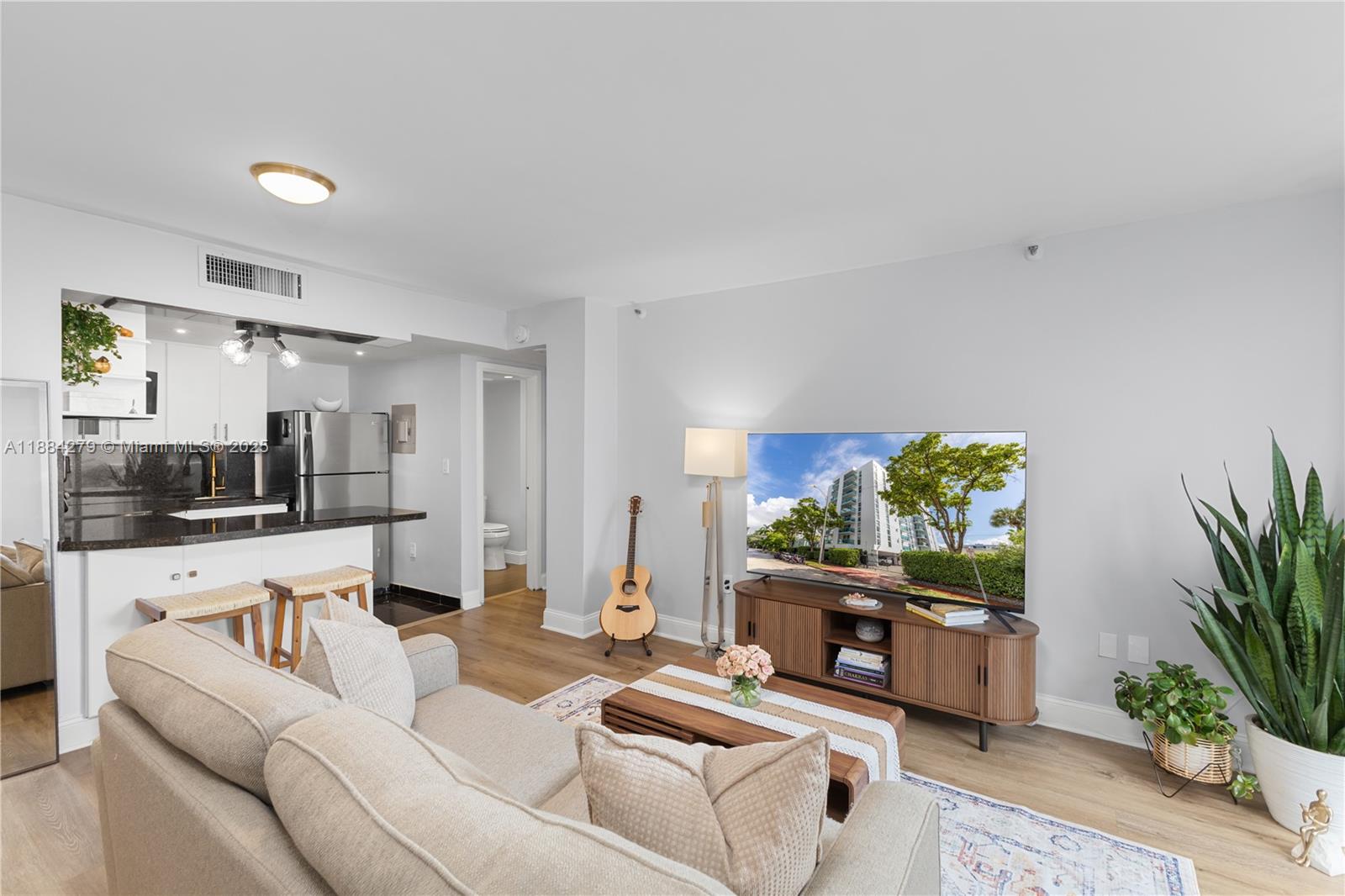 1035 West Ave 204