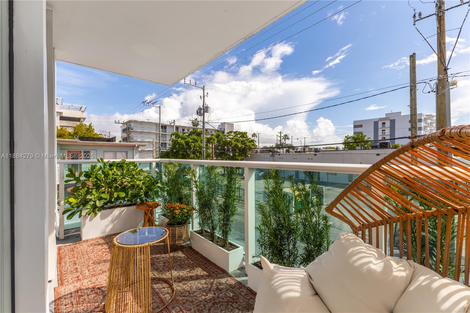 1035 West Ave 204