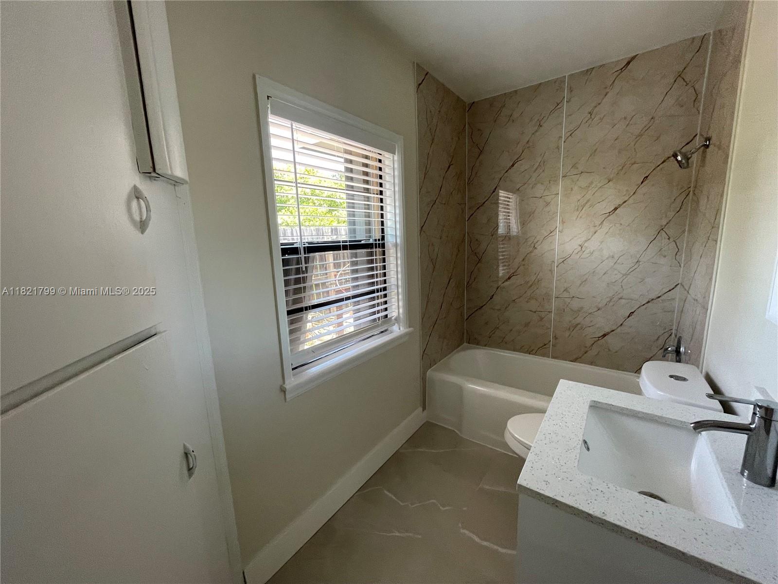 126 NE 19th Ave 1