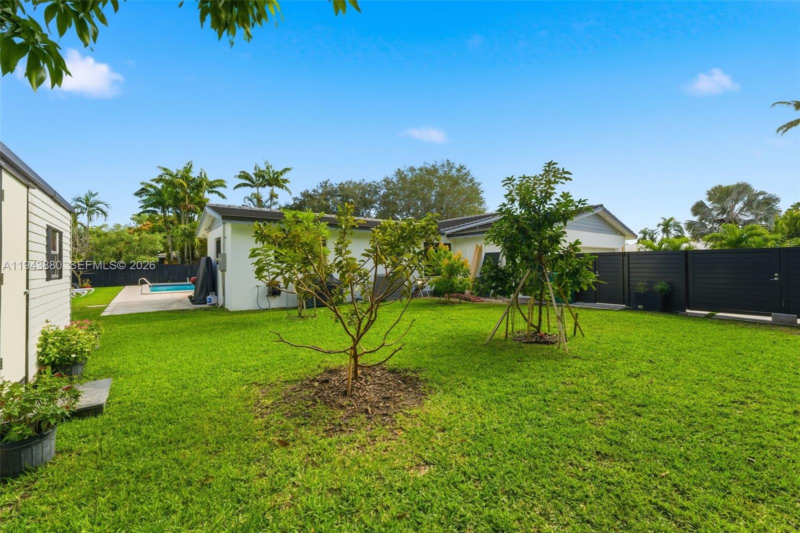 COUNTRY CLUB GROVE PT 4 - Residential