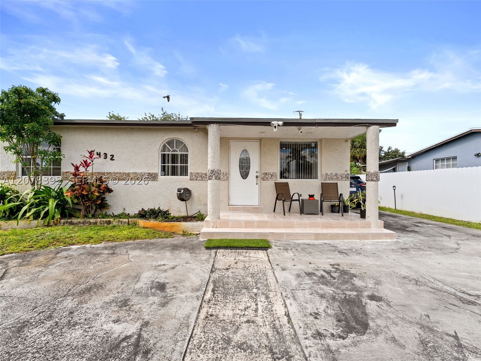 6432 Perry St, Hollywood FL 33024