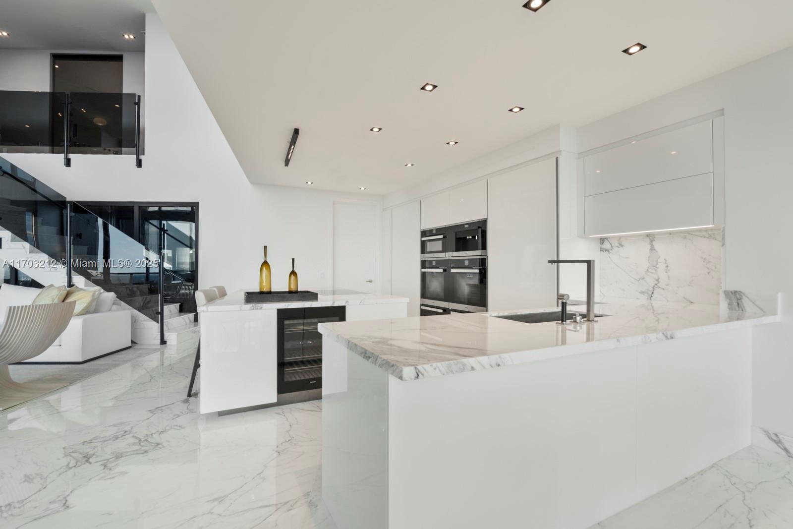 18555 COLLINS AVENUE COND - Residential