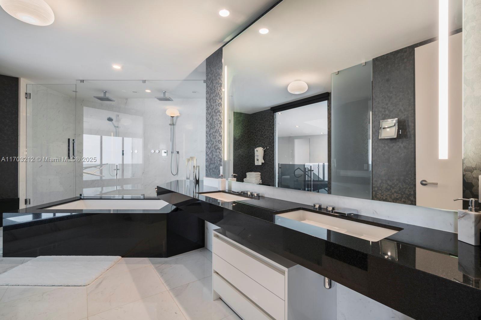 18555 COLLINS AVENUE COND - Residential