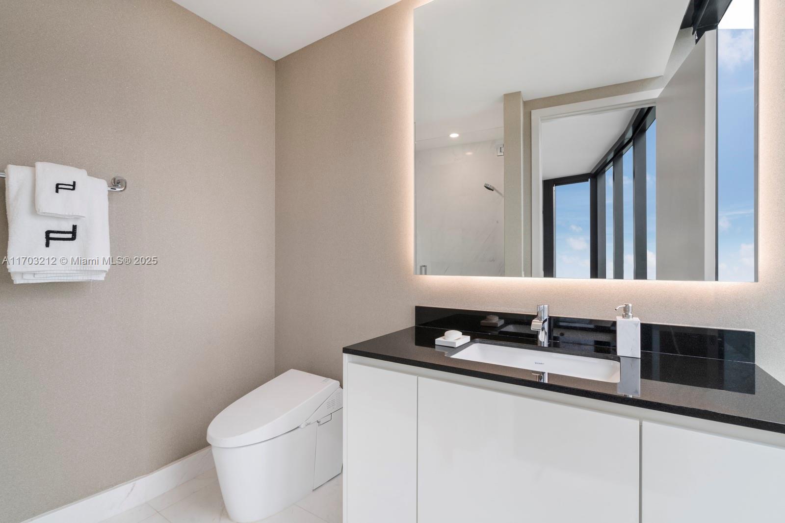 18555 COLLINS AVENUE COND - Residential