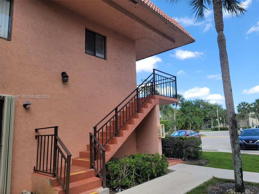 Photo of 213 Lakeview Dr #201, Weston, FL 33326 (MLS # A12011467)