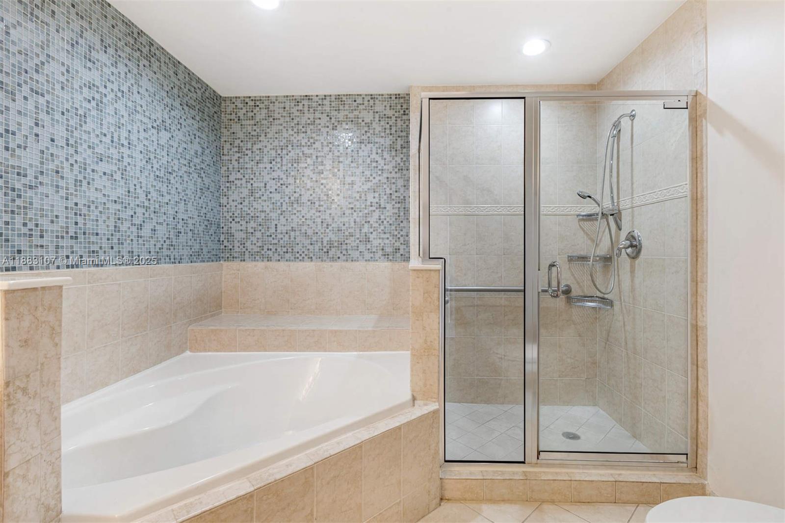 COLONNADE AT DADELAND SE - Residential