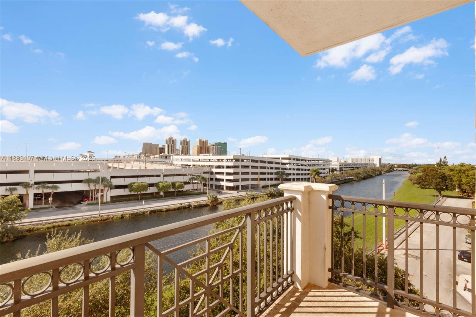 COLONNADE AT DADELAND SE - Residential