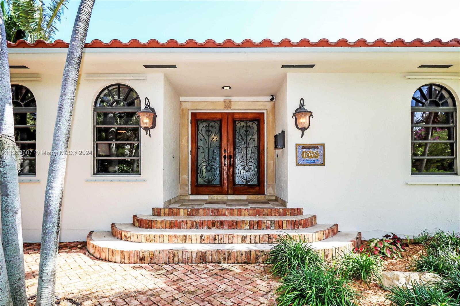 HOLLYWOOD LAKES SECTION - Residential Lease