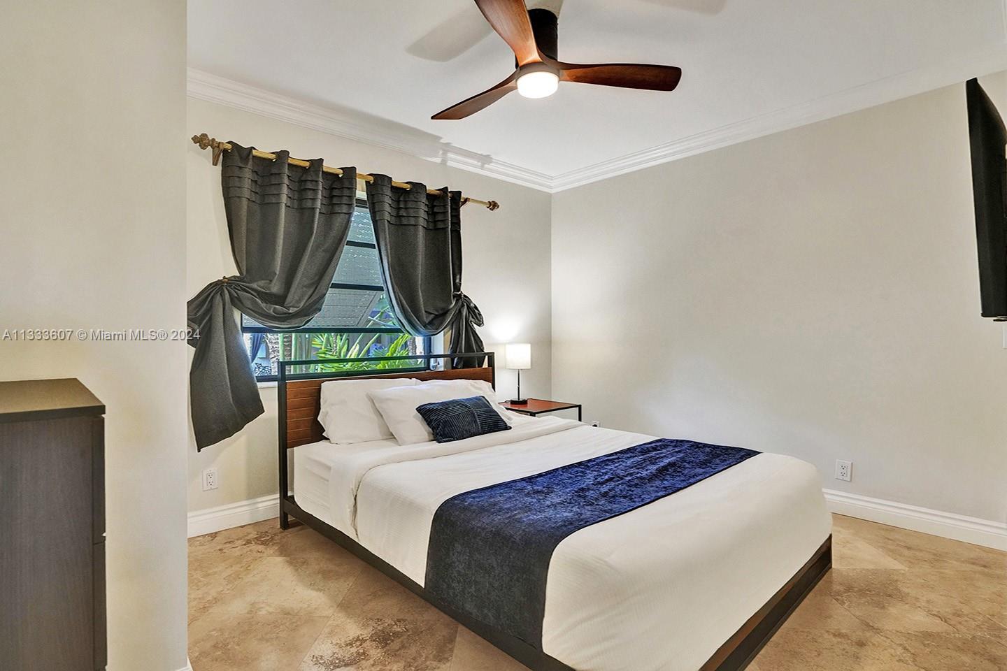 HOLLYWOOD LAKES SECTION - Residential Lease