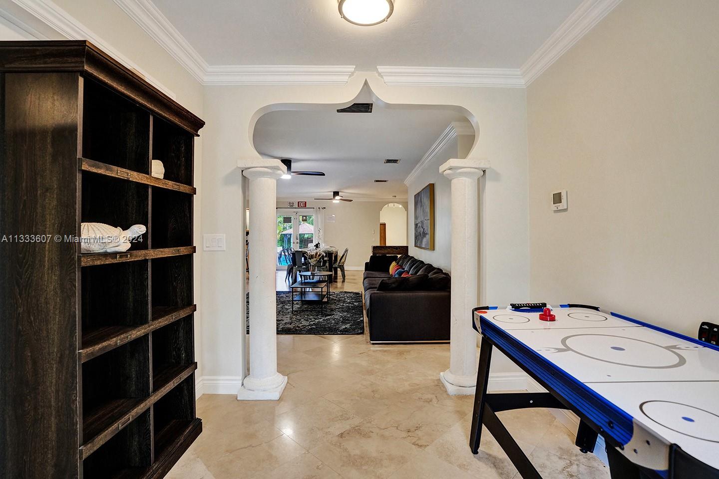 HOLLYWOOD LAKES SECTION - Residential Lease