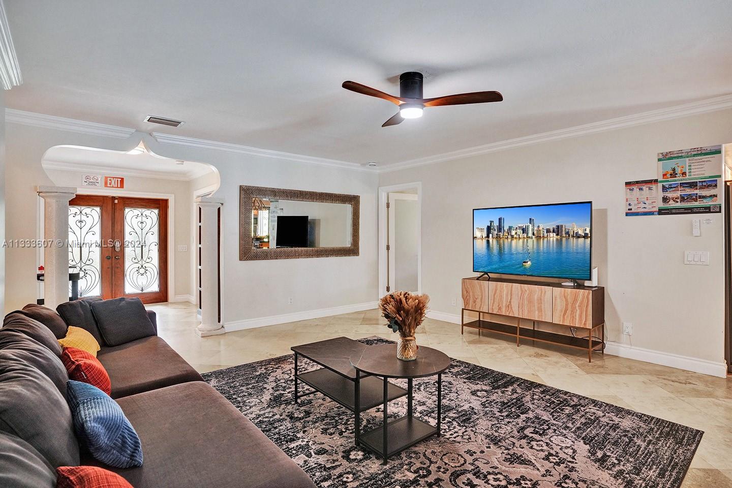 HOLLYWOOD LAKES SECTION - Residential Lease