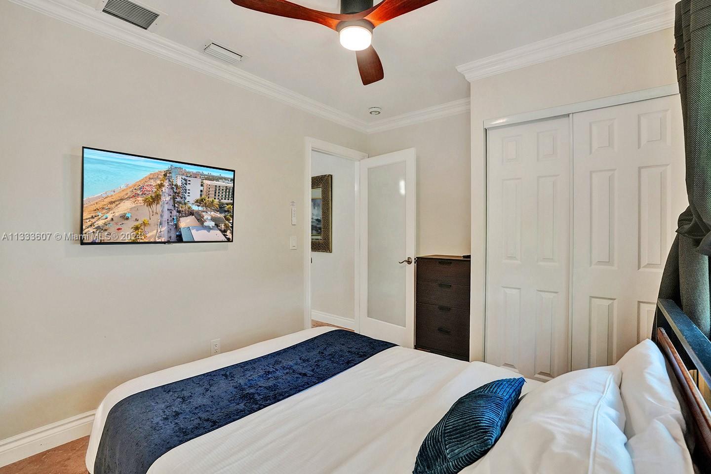 HOLLYWOOD LAKES SECTION - Residential Lease