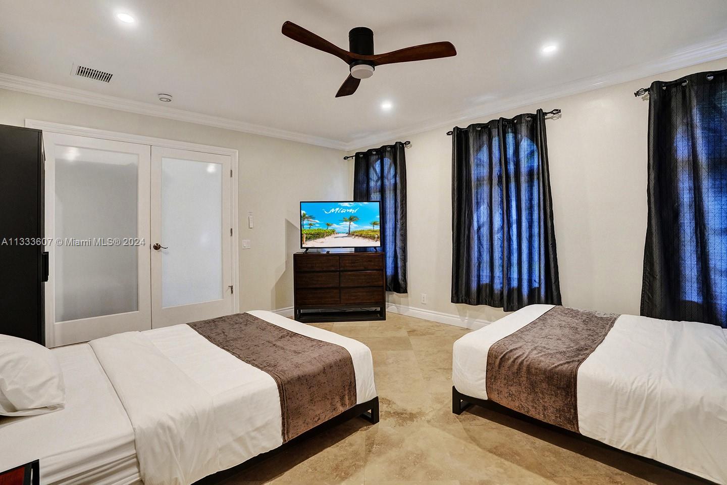 HOLLYWOOD LAKES SECTION - Residential Lease