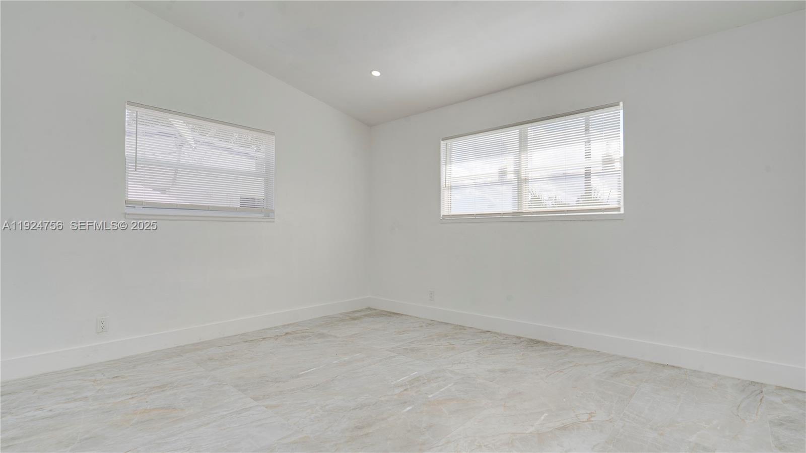 CHATEAU PARK SEC - Residential