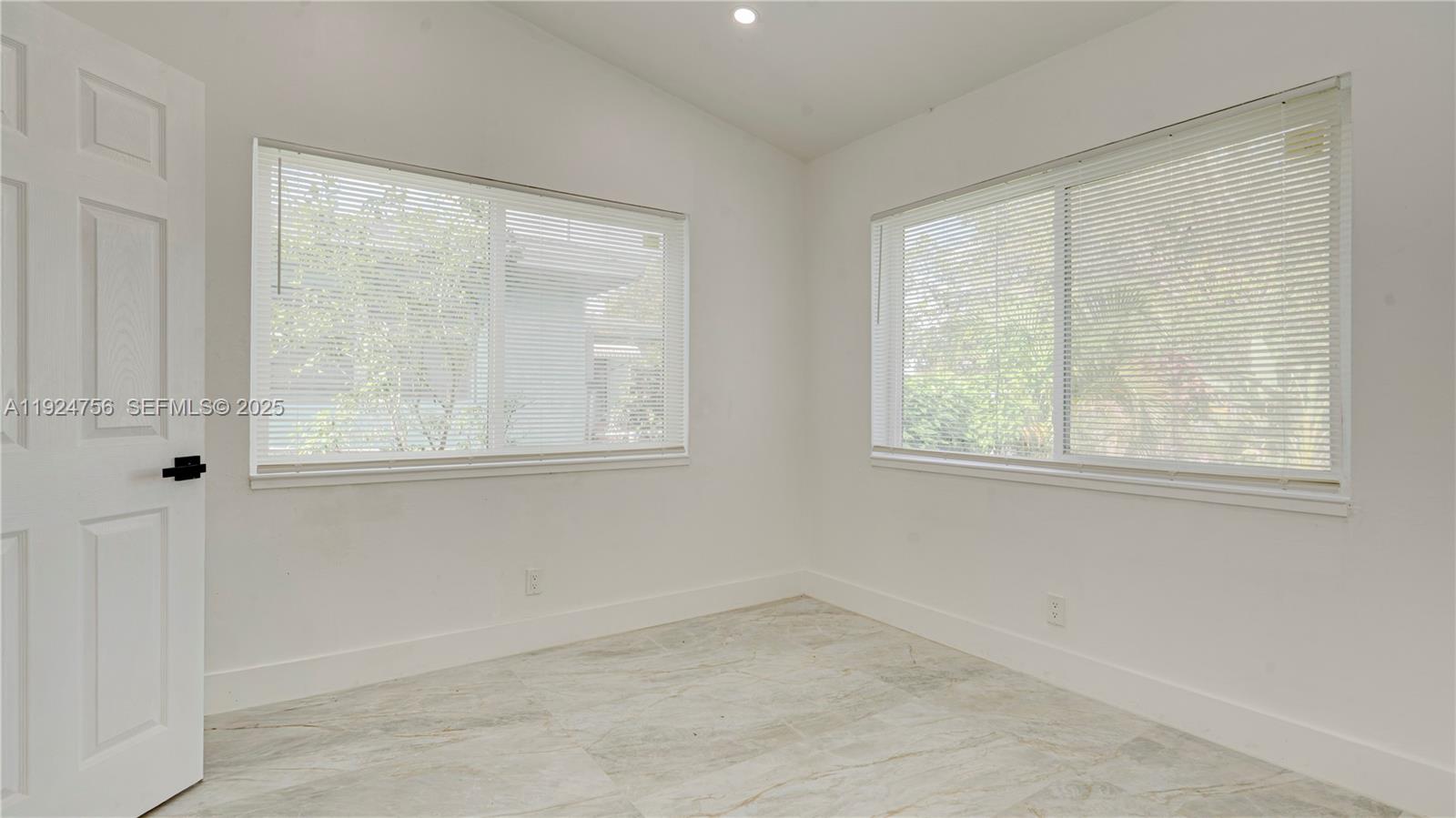 CHATEAU PARK SEC - Residential