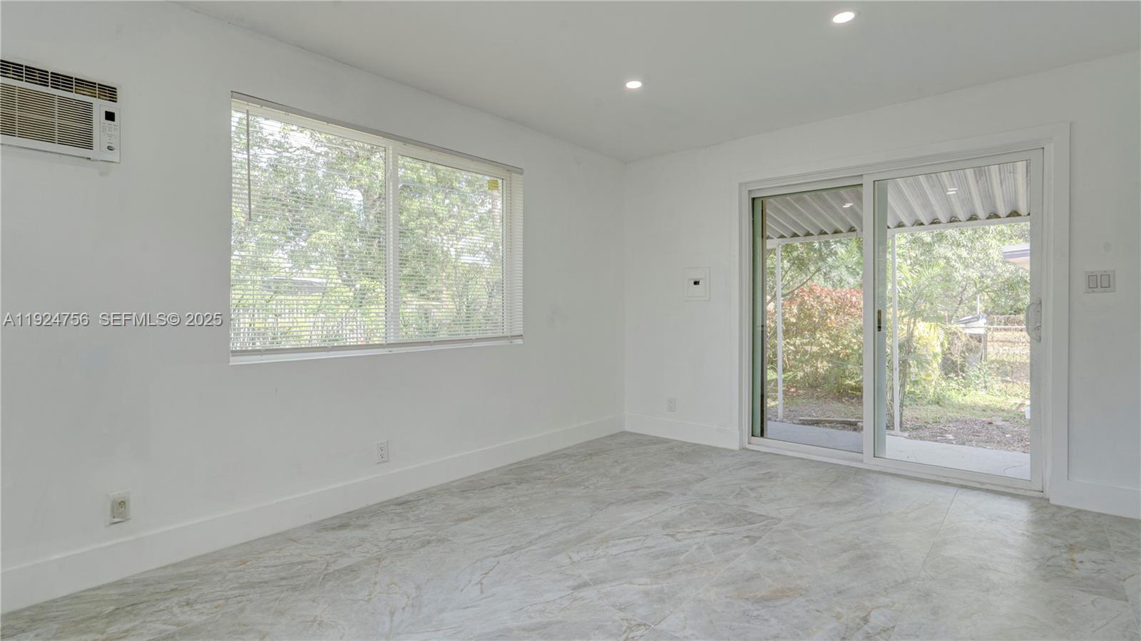 CHATEAU PARK SEC - Residential