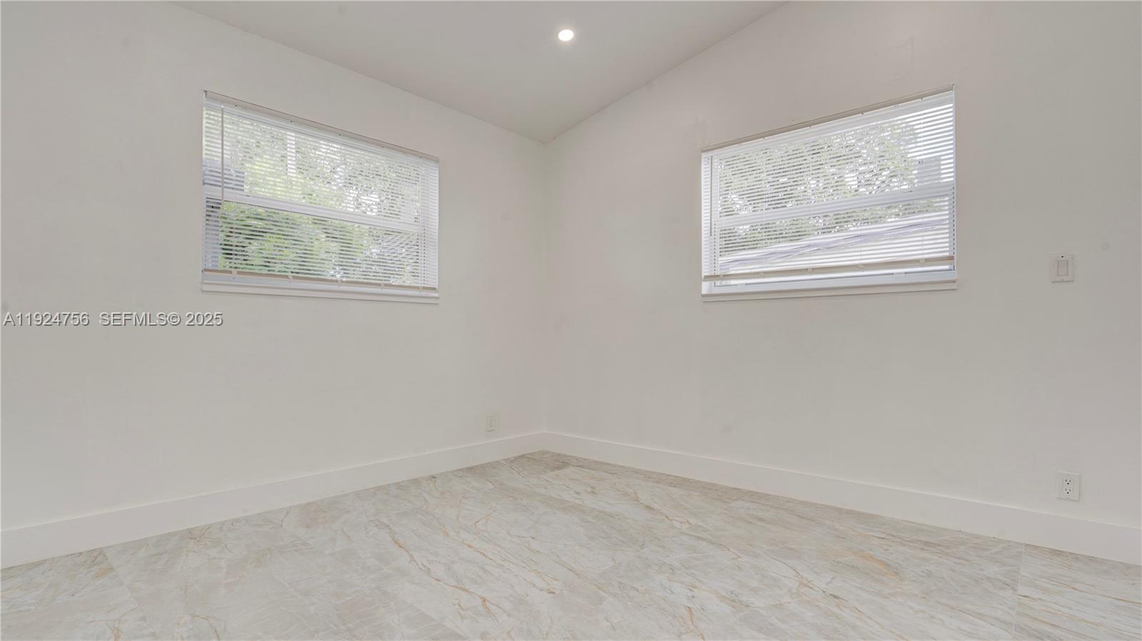 CHATEAU PARK SEC - Residential