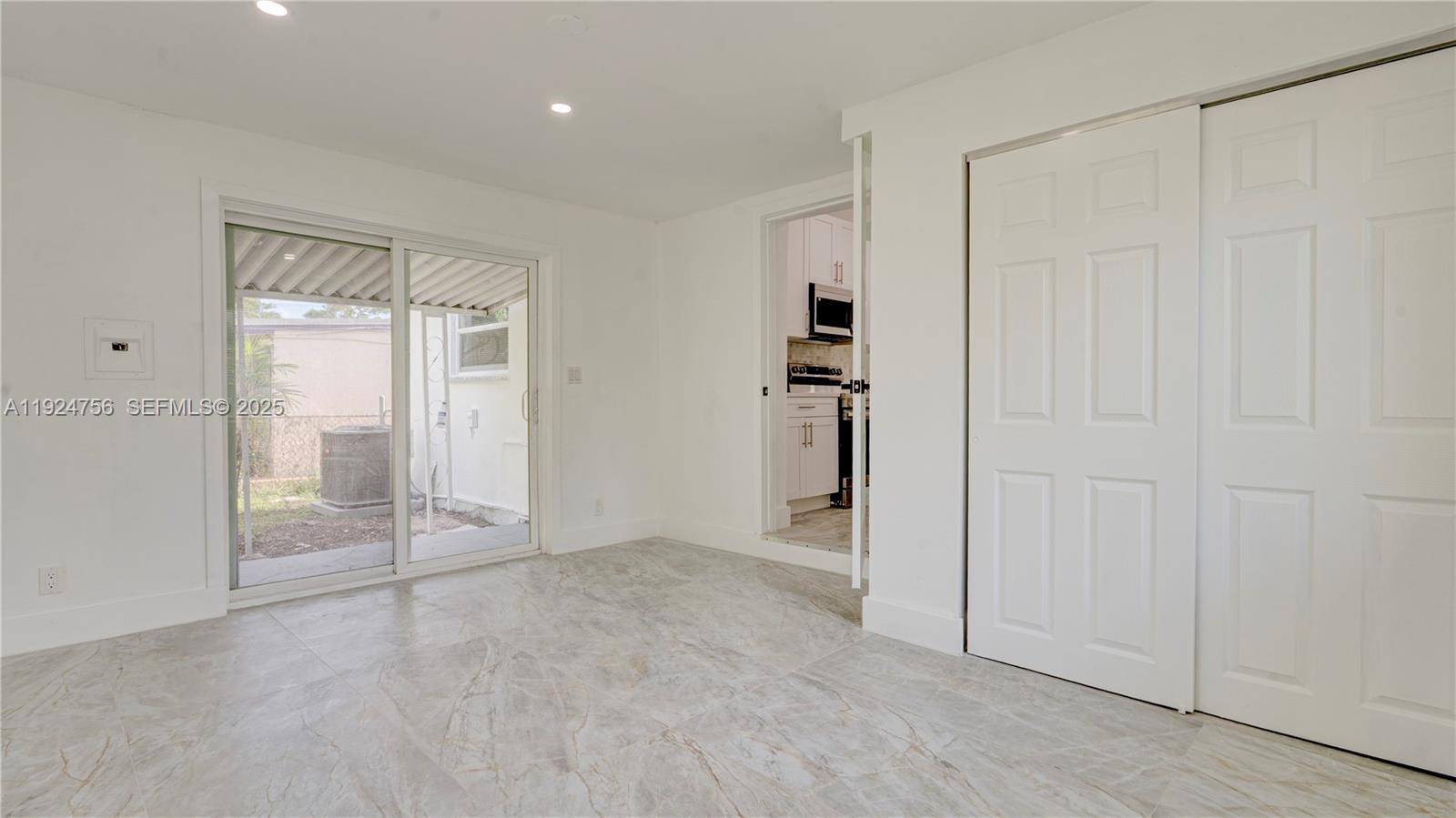 CHATEAU PARK SEC - Residential