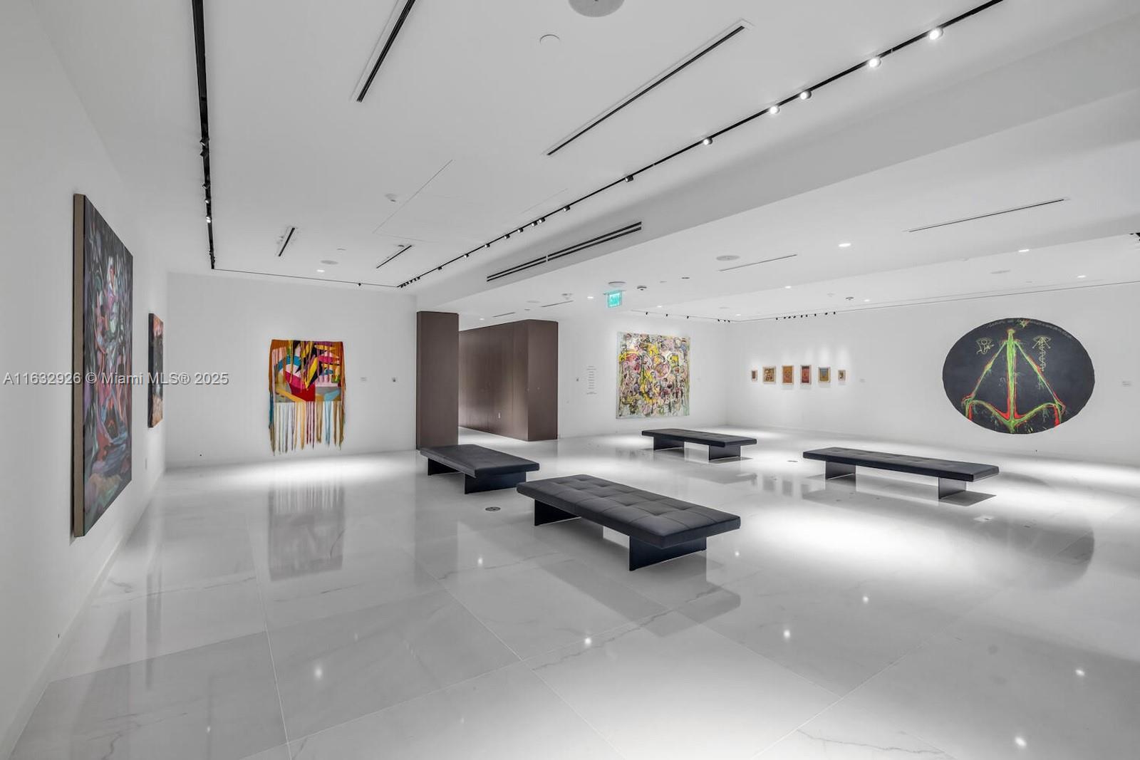 Dupont Plaza - Residential