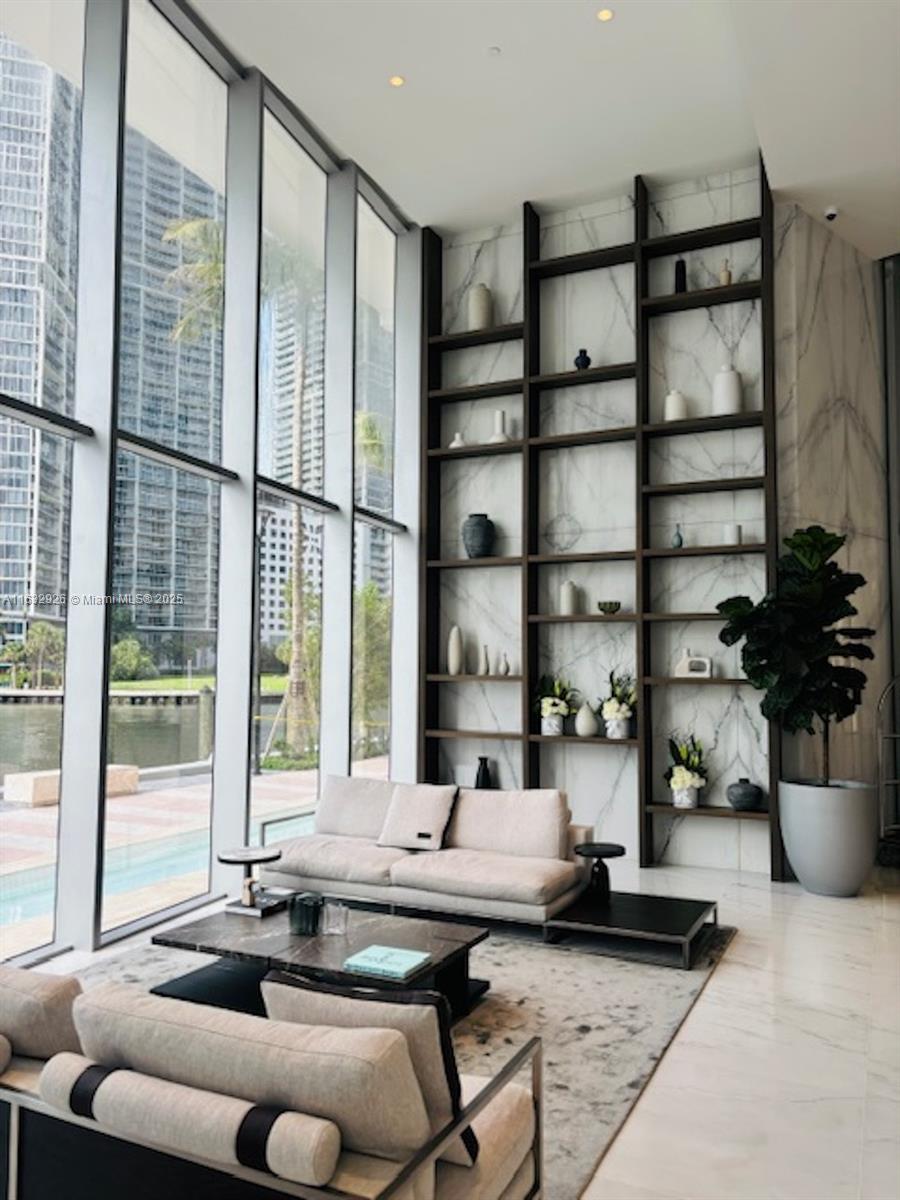 Dupont Plaza - Residential