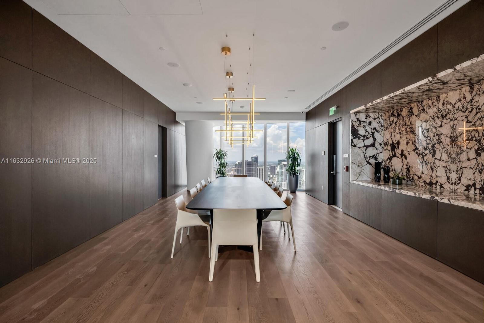 Dupont Plaza - Residential