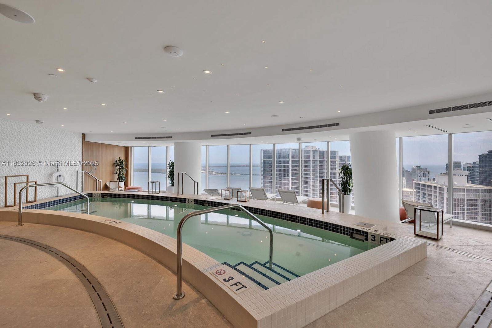 Dupont Plaza - Residential