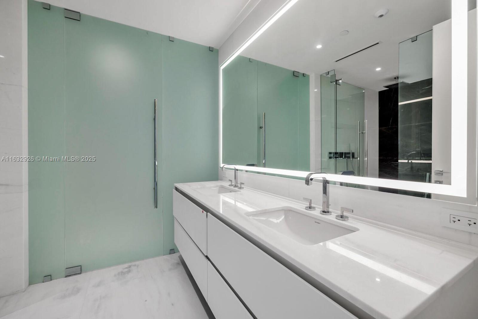 Dupont Plaza - Residential