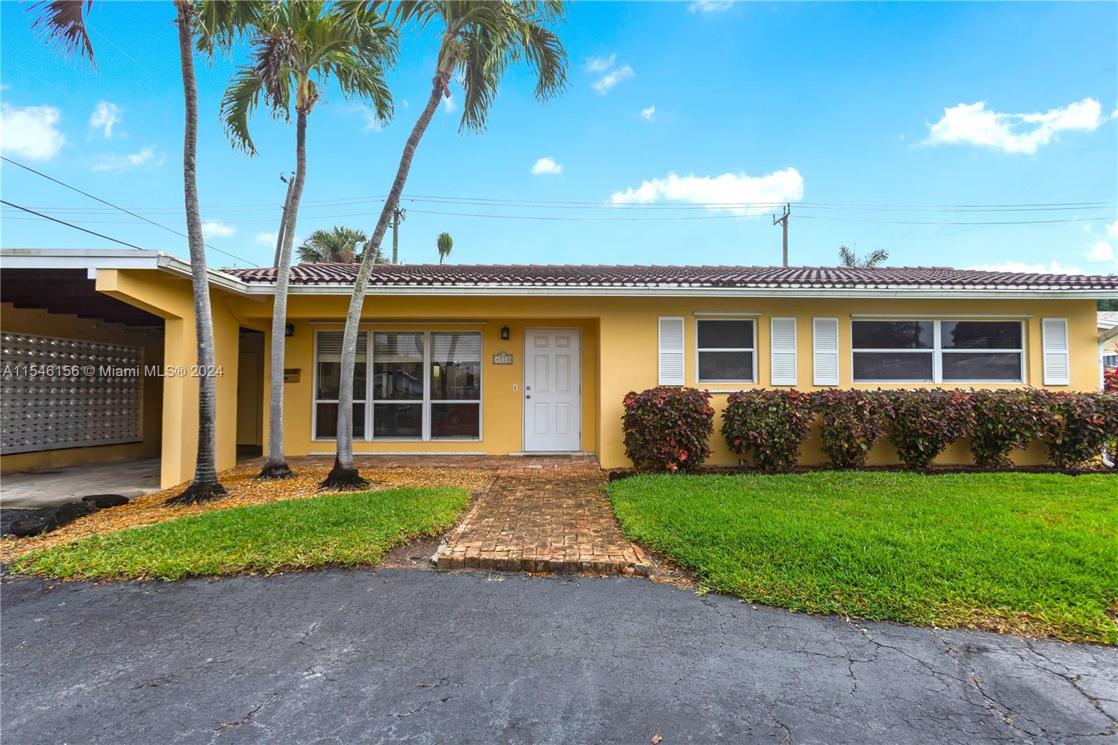 Property for Sale at 4110 Ne 20th Ave, Oakland Park, Miami-Dade County, Florida - Bedrooms: 2 
Bathrooms: 2  - $649,000