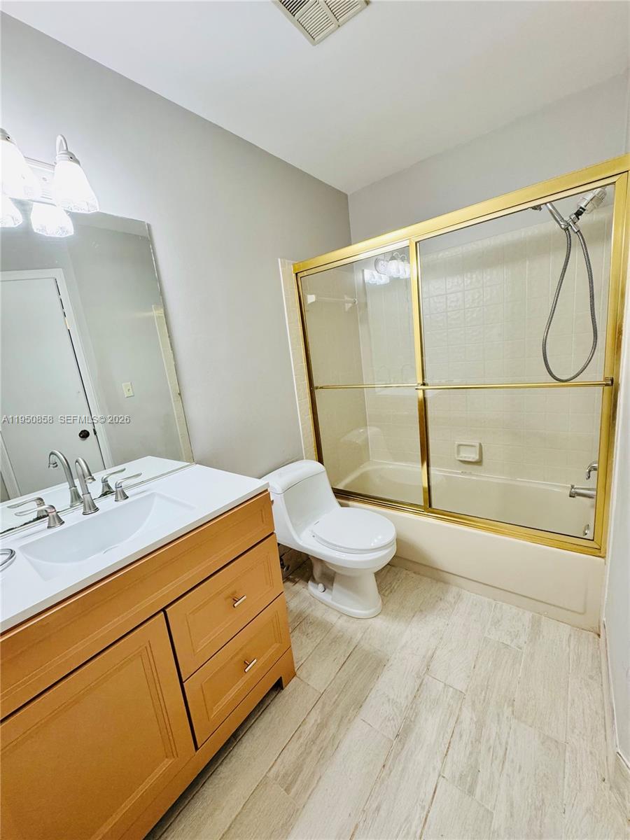 WOODLAKE SHORES - Residential