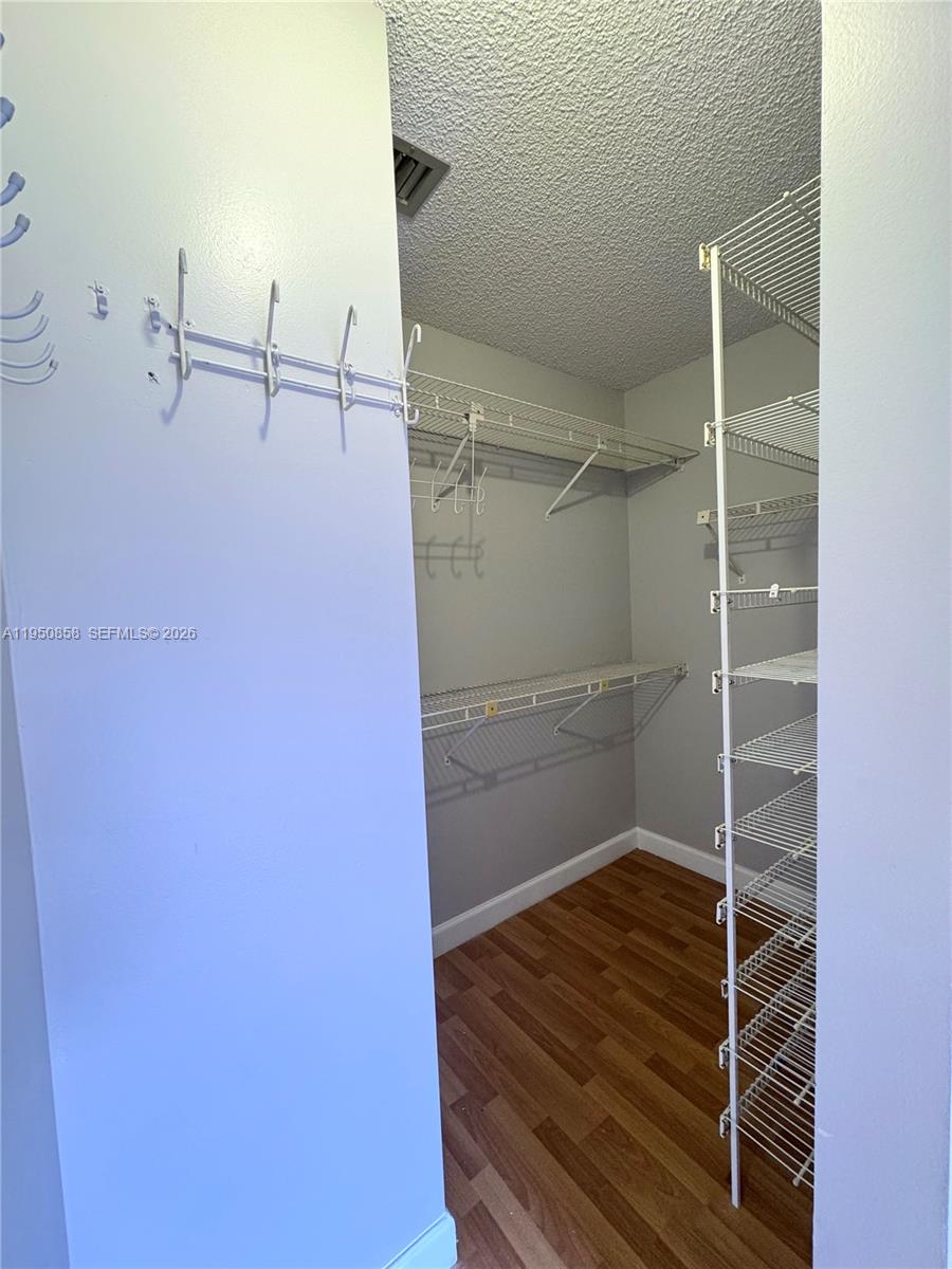 WOODLAKE SHORES - Residential