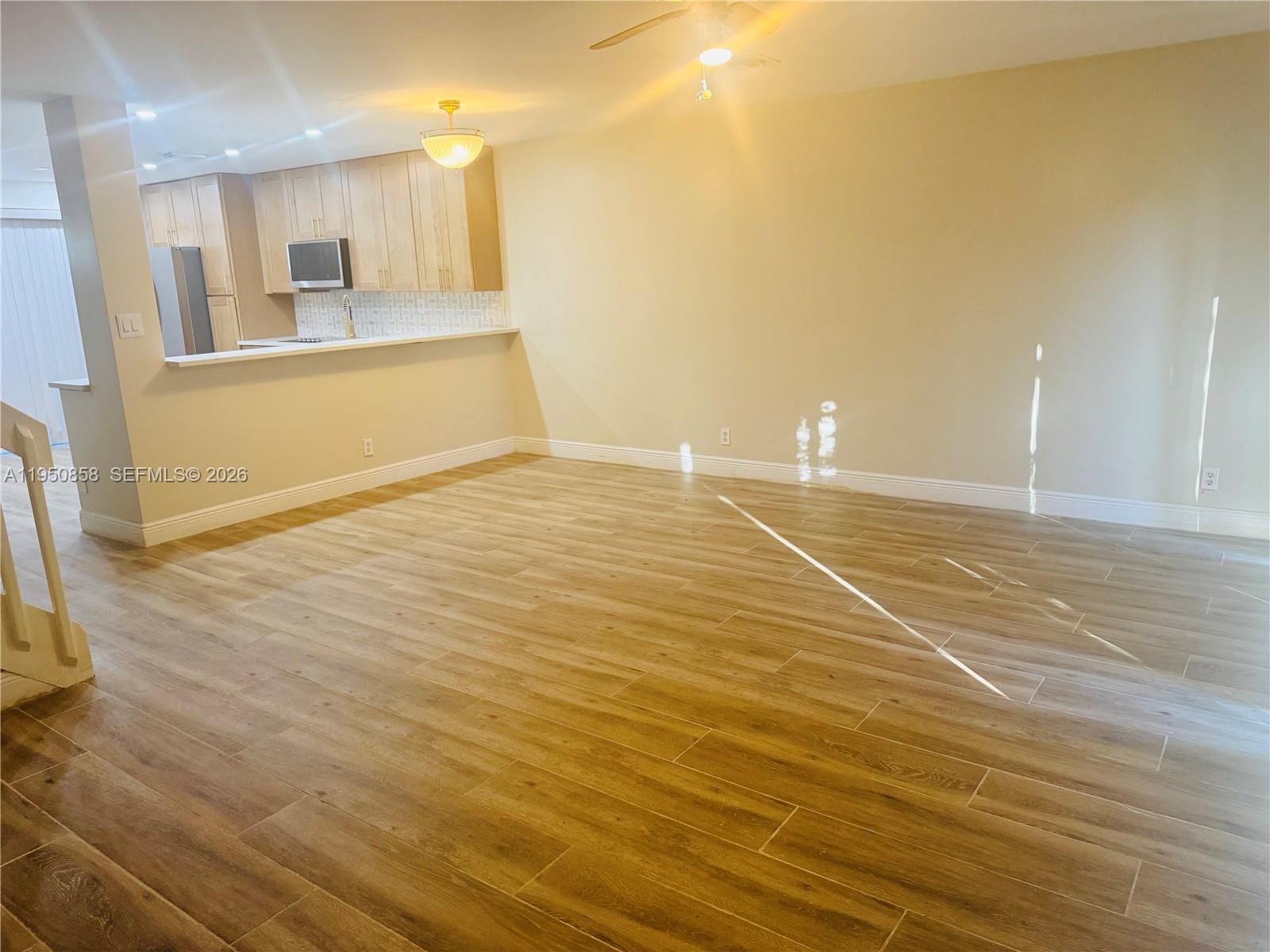 WOODLAKE SHORES - Residential