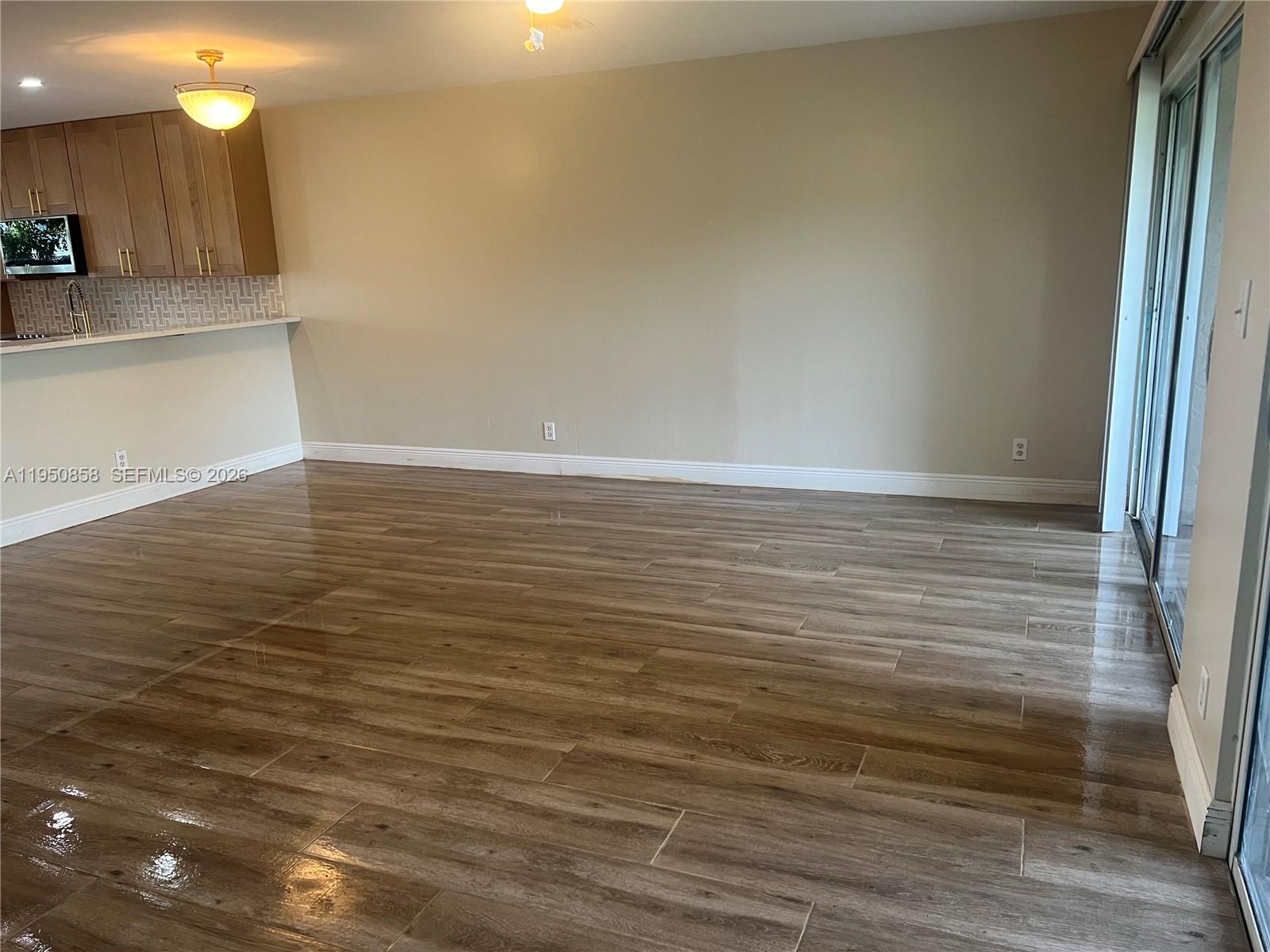 WOODLAKE SHORES - Residential