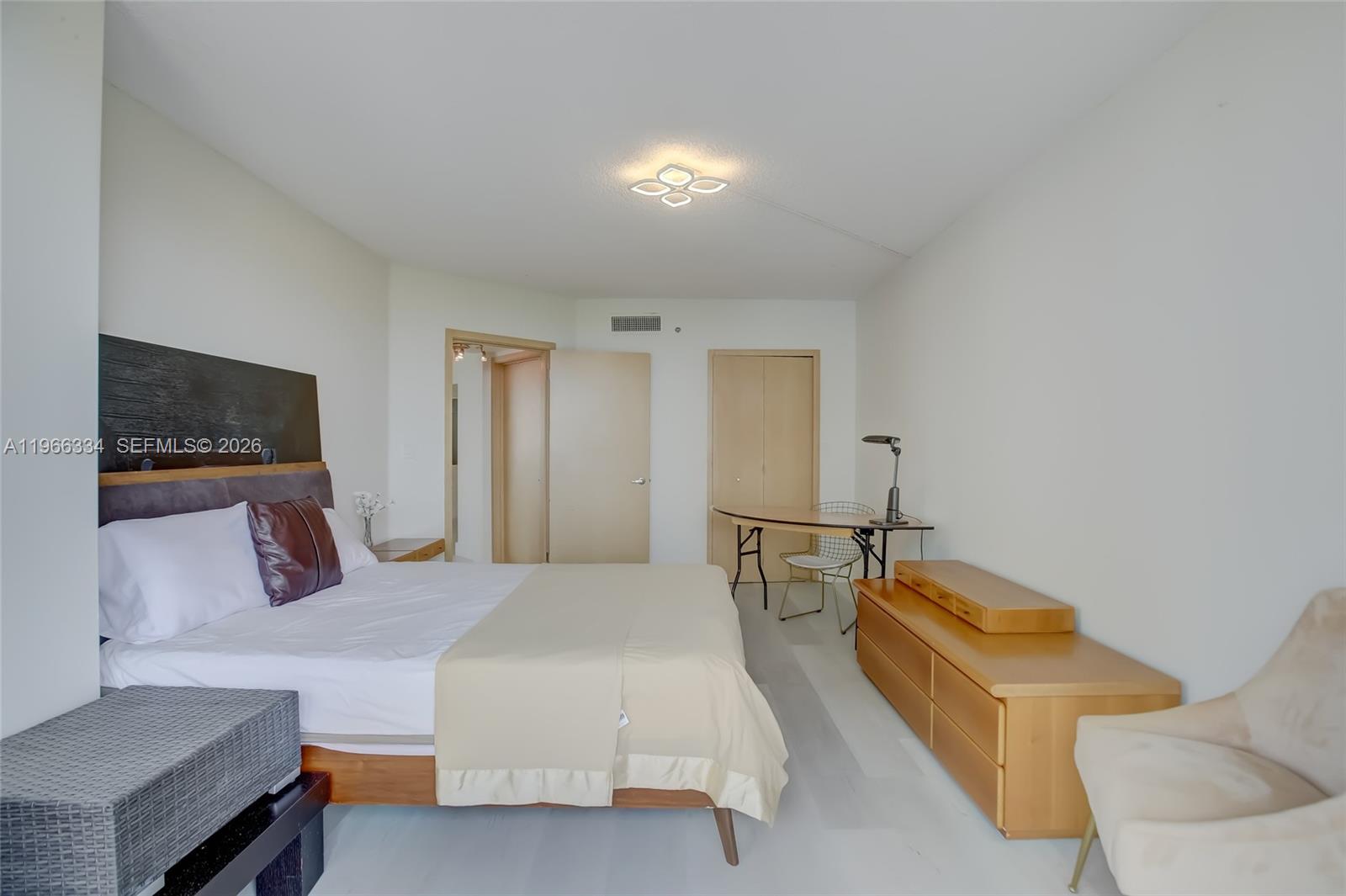 HARBOR TWS AT THE WATERWA - Residential