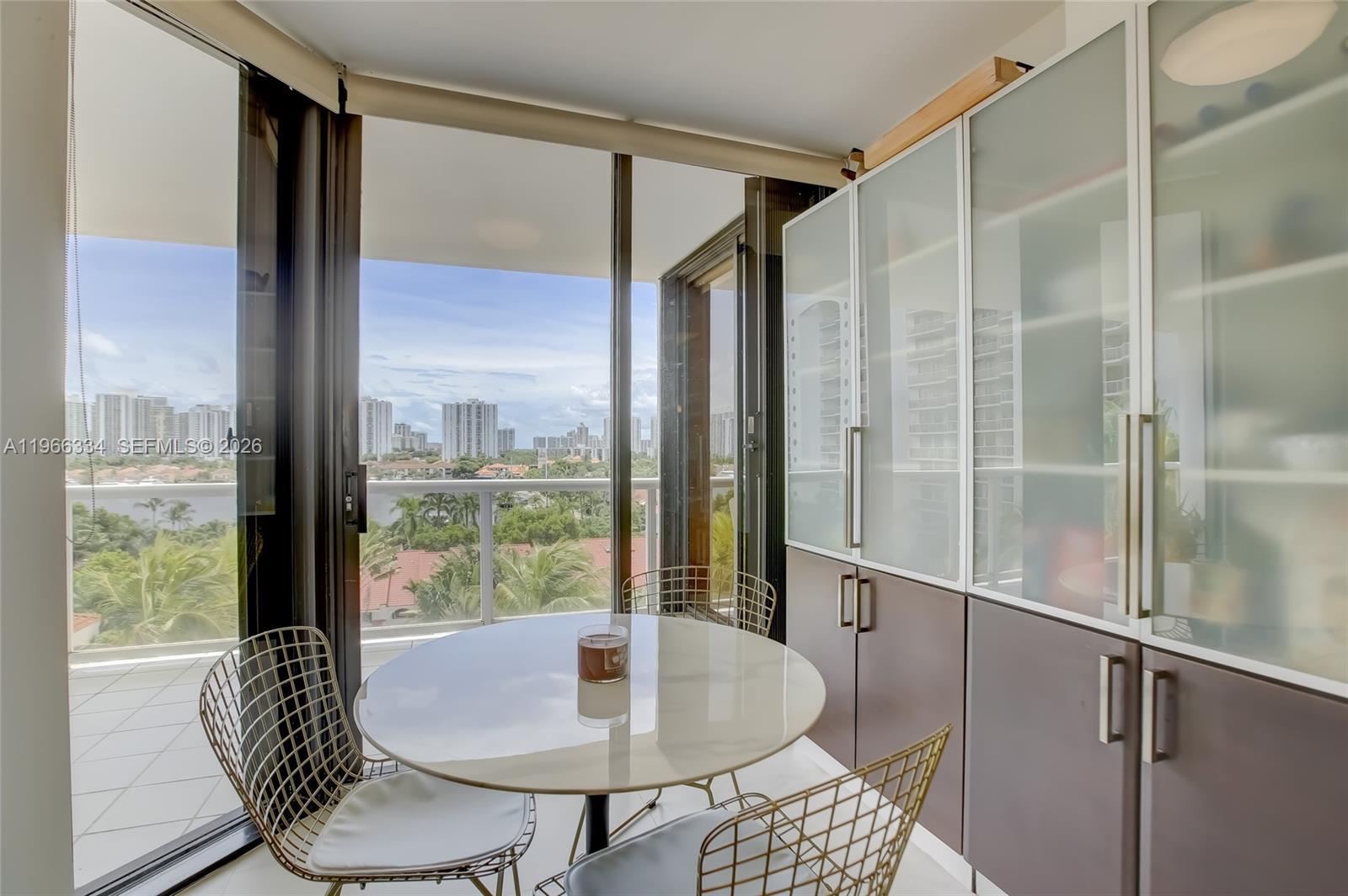 HARBOR TWS AT THE WATERWA - Residential