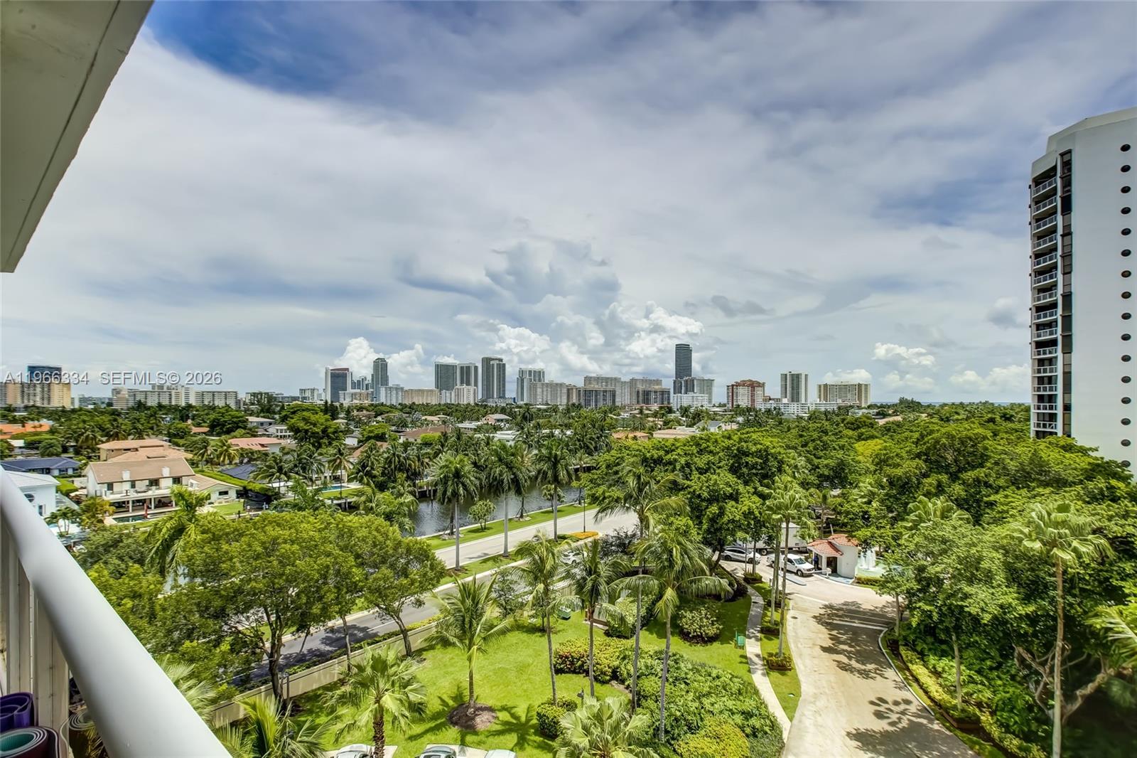 HARBOR TWS AT THE WATERWA - Residential