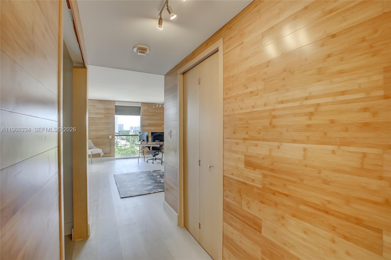 HARBOR TWS AT THE WATERWA - Residential