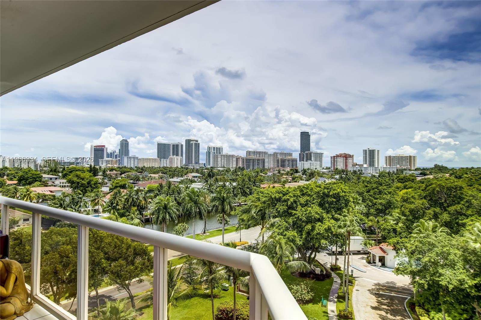 HARBOR TWS AT THE WATERWA - Residential