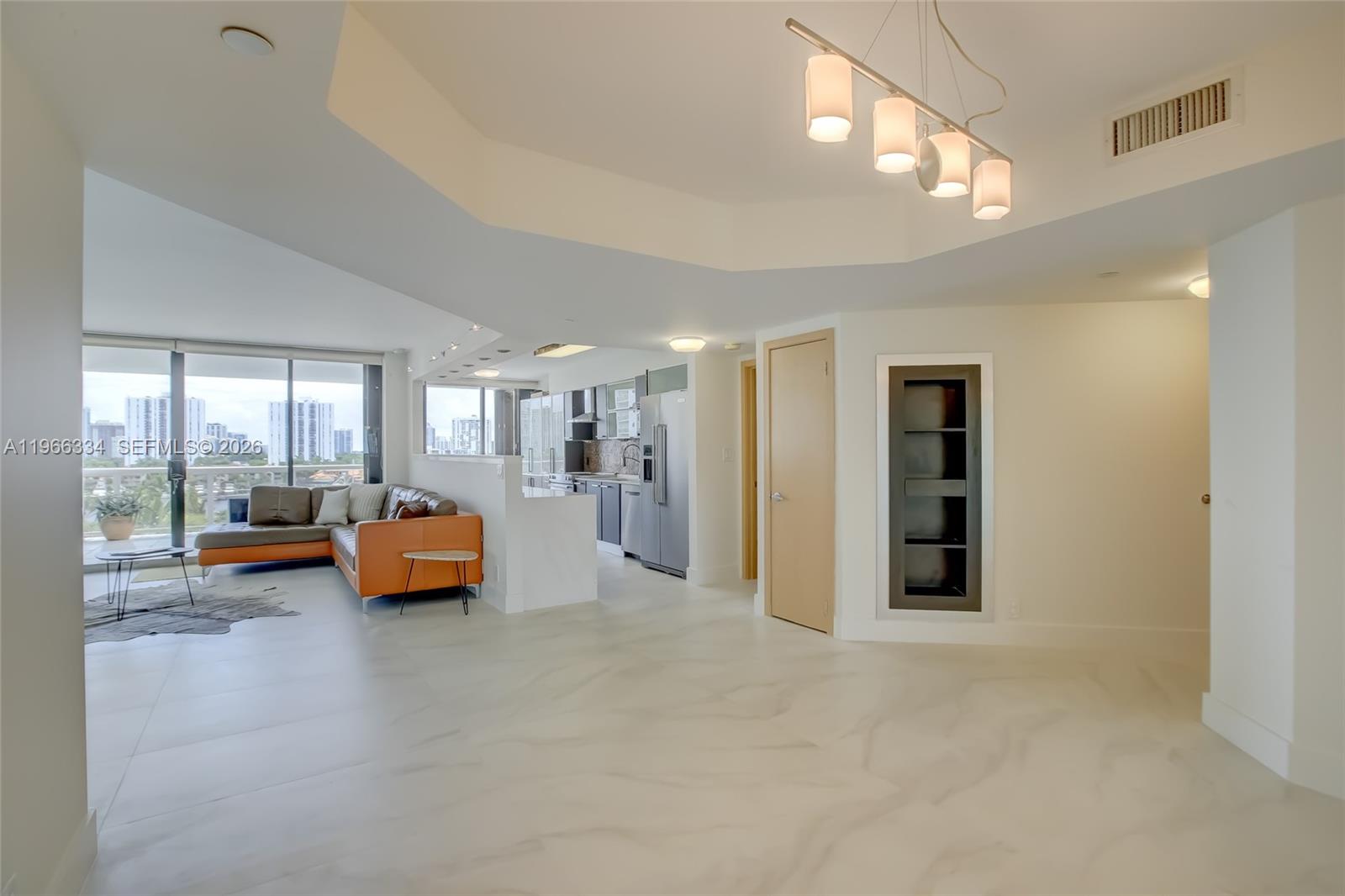 HARBOR TWS AT THE WATERWA - Residential