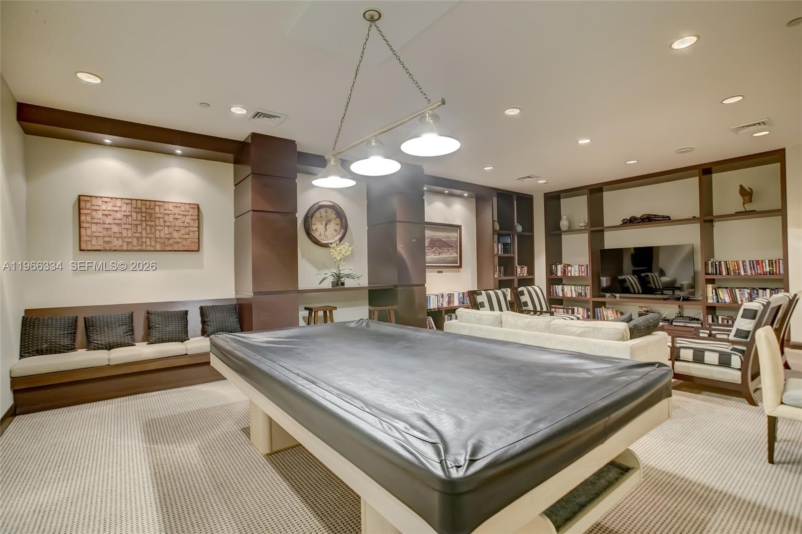 HARBOR TWS AT THE WATERWA - Residential