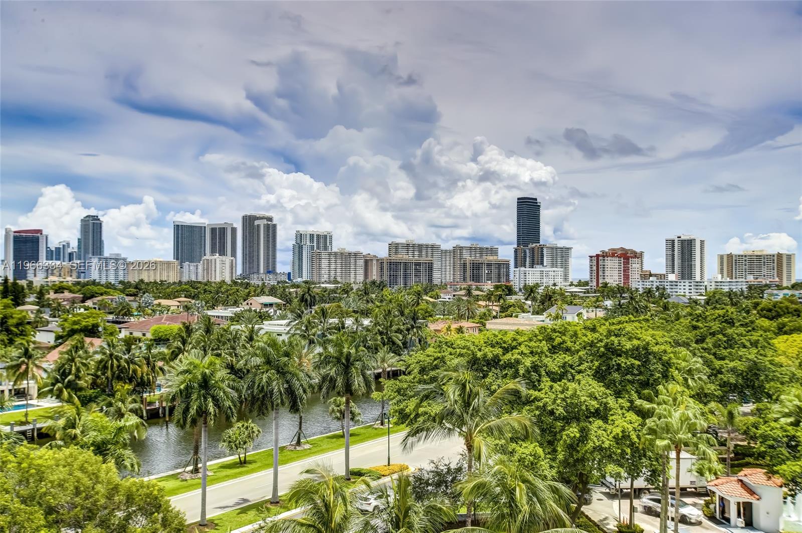 HARBOR TWS AT THE WATERWA - Residential