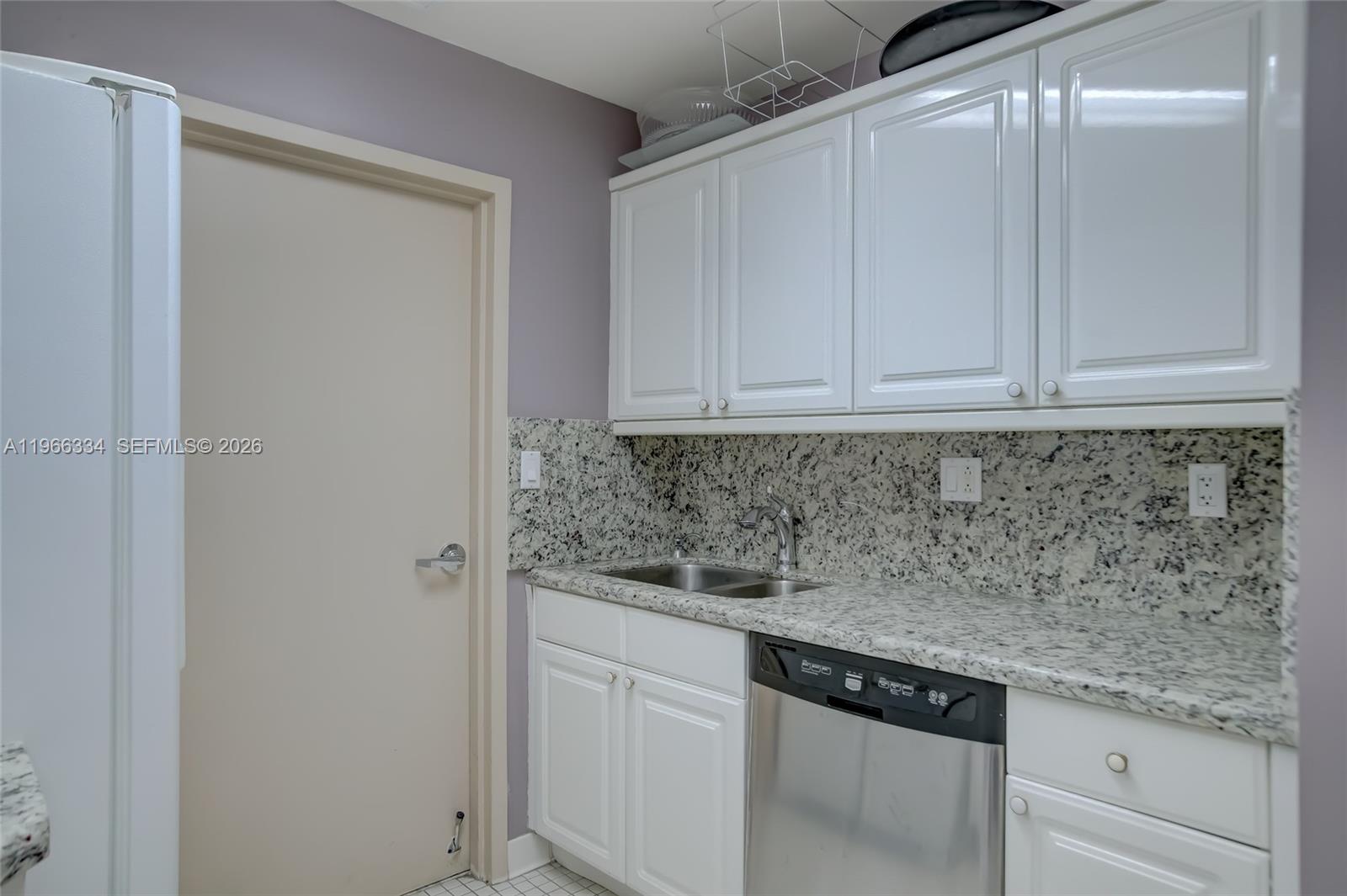 HARBOR TWS AT THE WATERWA - Residential