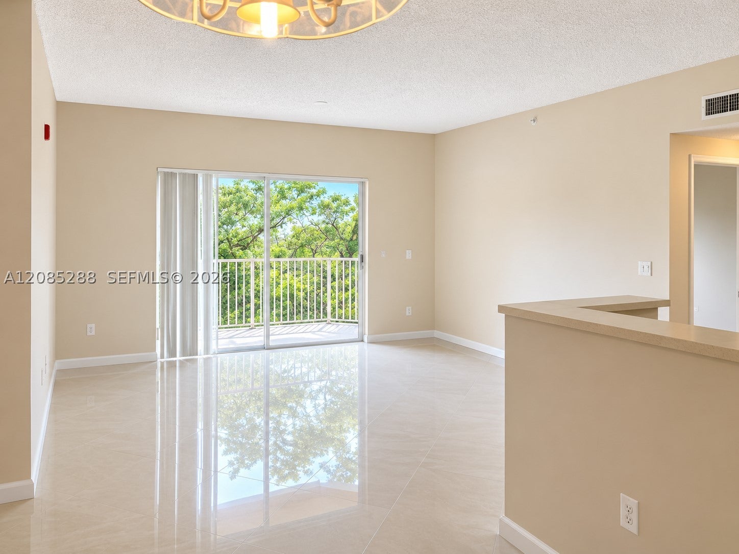 6976 SW 39th St G205