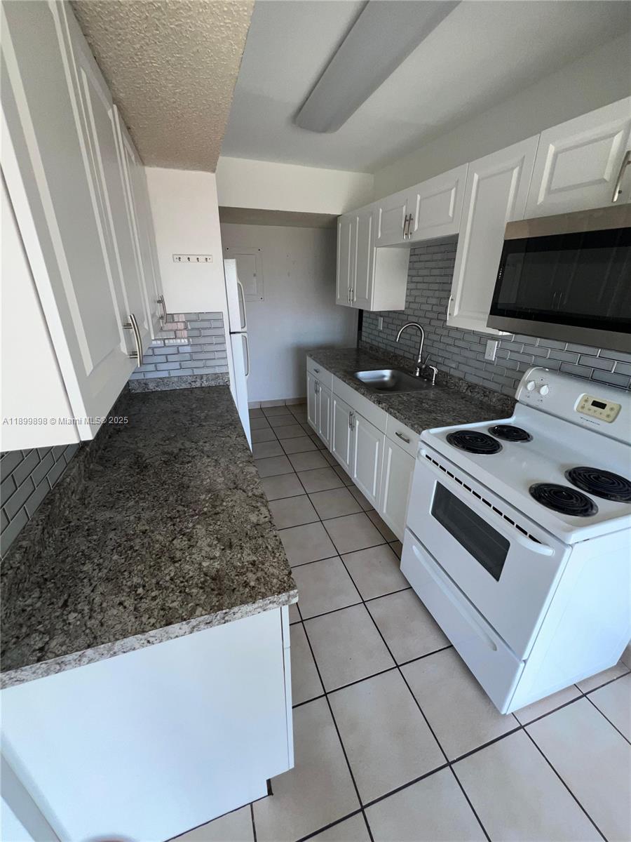 SOUTH WINDS CONDO WEST - Residential Lease